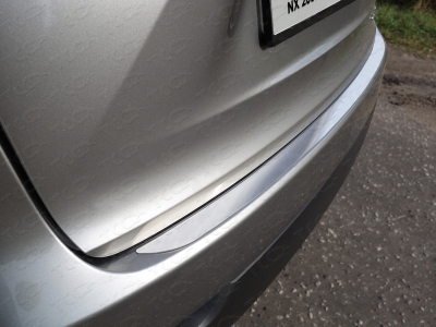 Накладка на задний бампер шлифованный лист ТСС для Lexus NX-200t 2014-2017