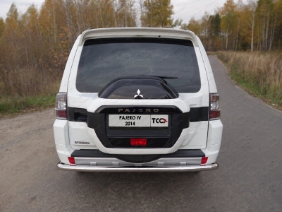 Защита заднего бампера центральная 60 мм ТСС для Mitsubishi Pajero 4 2014-2021