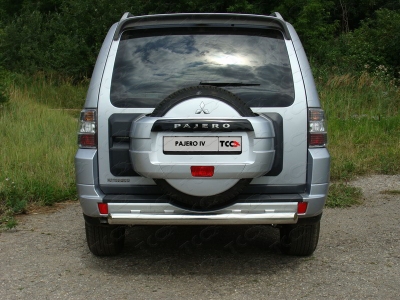 Защита заднего бампера овальная 75х42 мм ТСС для Mitsubishi Pajero 4 2006-2014