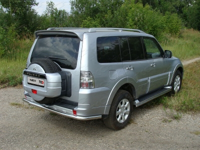Защита заднего бампера центральная 60 мм ТСС для Mitsubishi Pajero 4 2006-2014