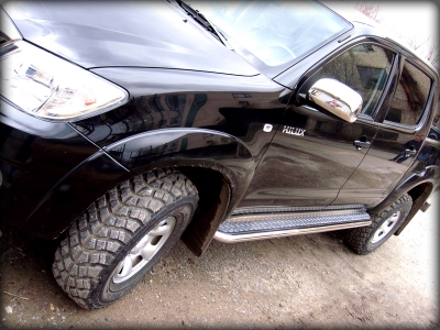 Пороги с листом d-53 Технотек для Toyota Hilux 2011-2015