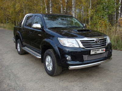 Защита передняя овальная 75х42 мм ТСС для Toyota Hilux 2011-2015