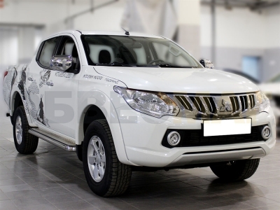 Пороги с площадкой алюминиевый лист 60 мм Технотек для Mitsubishi L-200 2015-2021