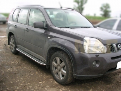 Пороги с площадкой алюминиевый лист 43 мм Технотек для Nissan X-Trail 2007-2011