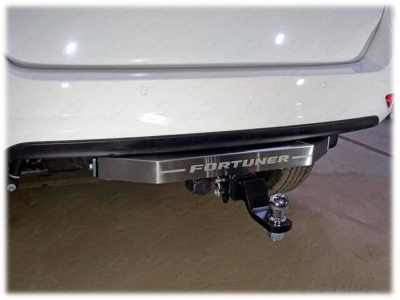 Фаркоп ТСС надпись Fortuner для Toyota Fortuner 2015-2021