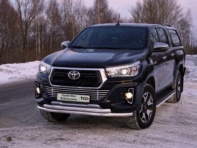 Решётка радиатора нижняя 12 мм ТСС для Toyota Hilux Exclusive 2018-2021
