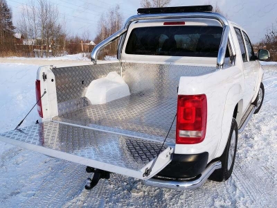 Пороги с площадкой нержавеющий лист 60 мм ТСС для Volkswagen Amarok 2016-2021