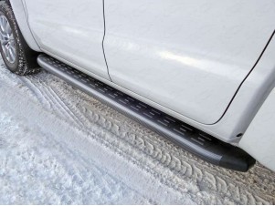 Пороги алюминиевые ТСС с накладкой чёрные для Volkswagen Amarok № VWAMAR17-31BL